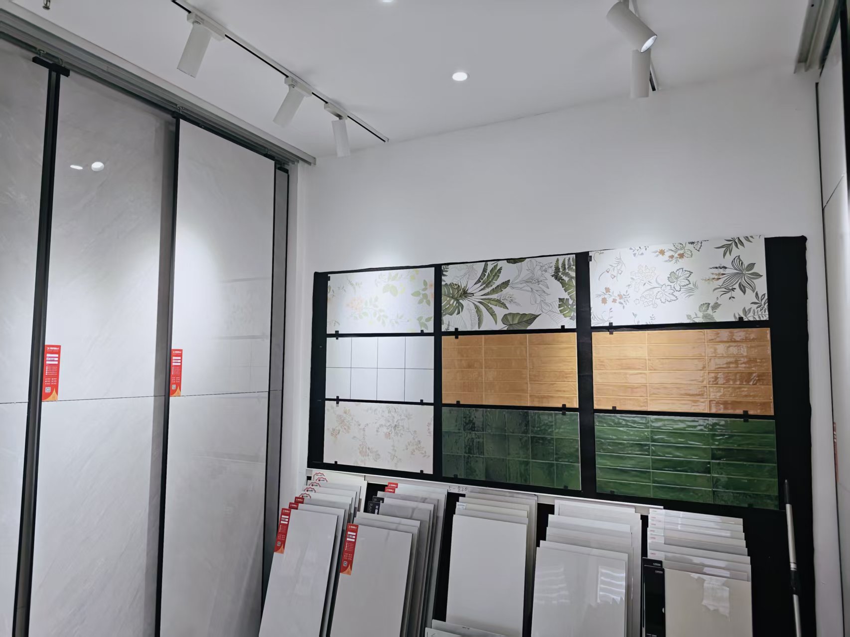 丹阳大将军瓷砖旗舰店接待区