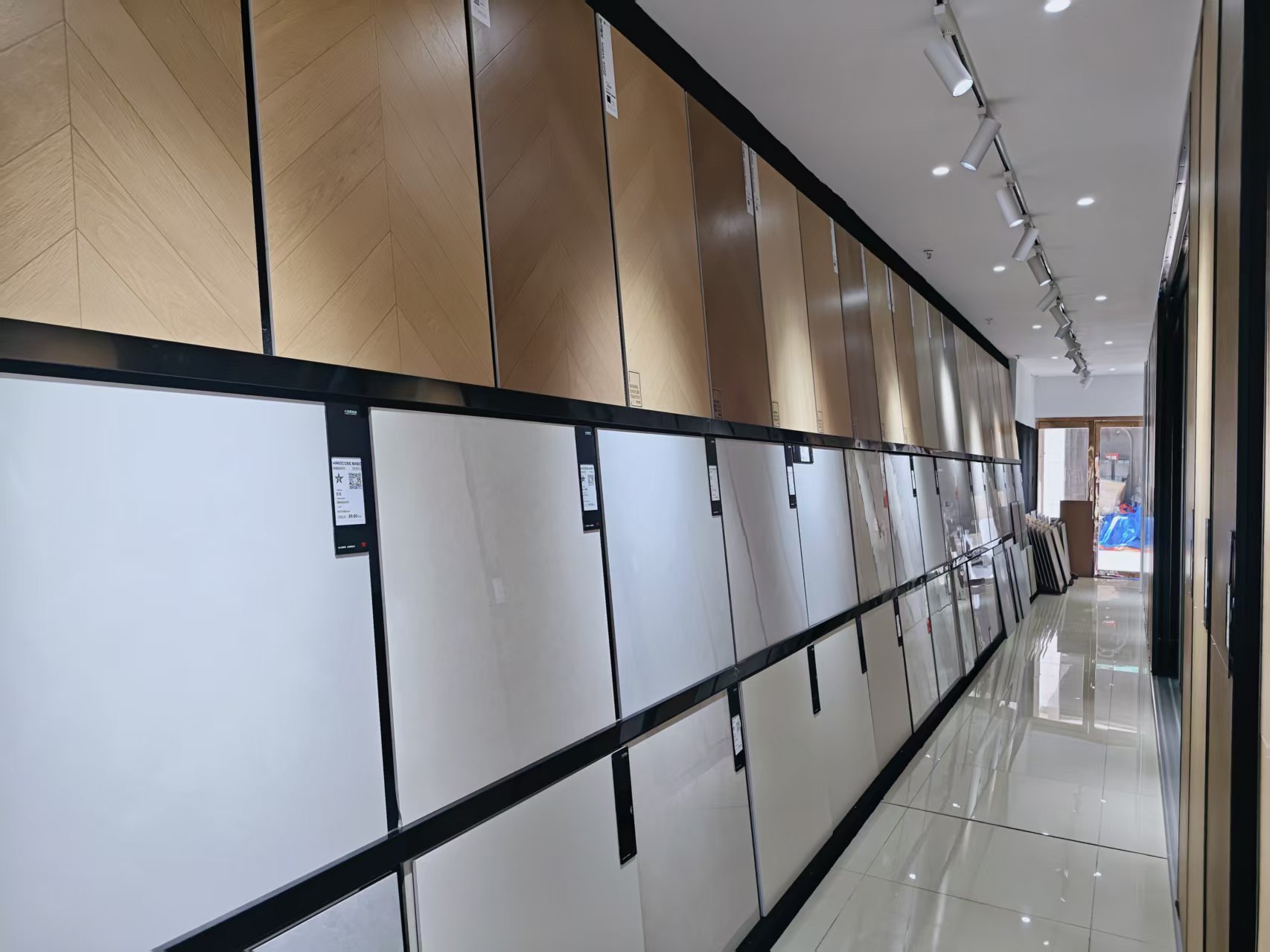 丹阳大将军瓷砖旗舰店展厅